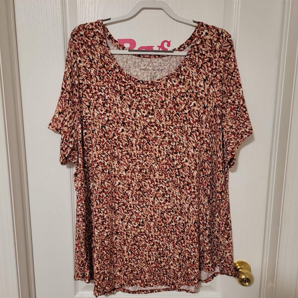 #179  Modern T-shirt